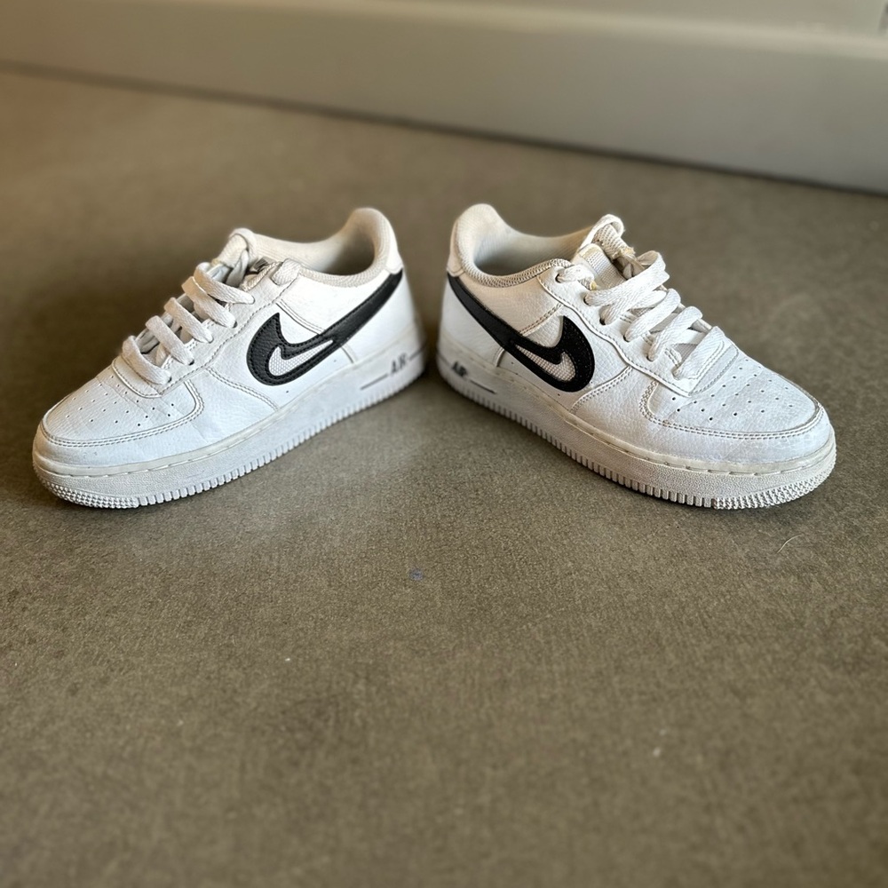 Youth Nike Airforce 1 Sneakers size 3.5Y